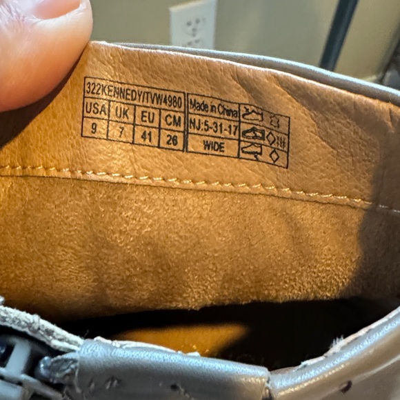 Vionic Kennedy Taupe Leather Heeled Women’s Booties Size 9 Wide NEW - Picture 7 of 8